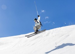 华体会官网：海港亚冠终零封！破2394天魔咒，陈威11次神扑救主，对手两中门柱憾负