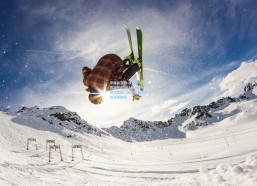 华体会官网-特雷杨交易风波折射NBA持球核心时代变迁，从主导到式微的深层探析