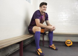 华体会体育app_麦肯尼欧冠进球攀升至9粒，与弗拉霍维奇并列尤文图斯队内射手榜首