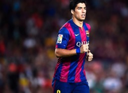 华体会体育_转会专家斯基拉披露，34岁坎特与费内巴切谈判，索求两年半合约引发关注