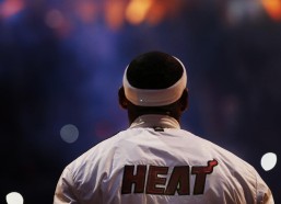 【华体会体育】穆里尼奥赛后坦言，对阵尤文掌控全局却憾失点球，胜利从指尖溜走