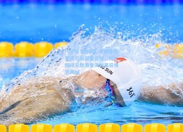 【华体会官网】奥利塞德甲光芒后凝重自拍，拜仁四球完胜海登海姆幕后情感揭秘