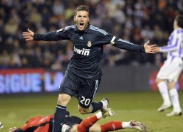 华体会体育|樊振东球场演绎绝伦技艺，全方位完美表现让观众惊叹失声