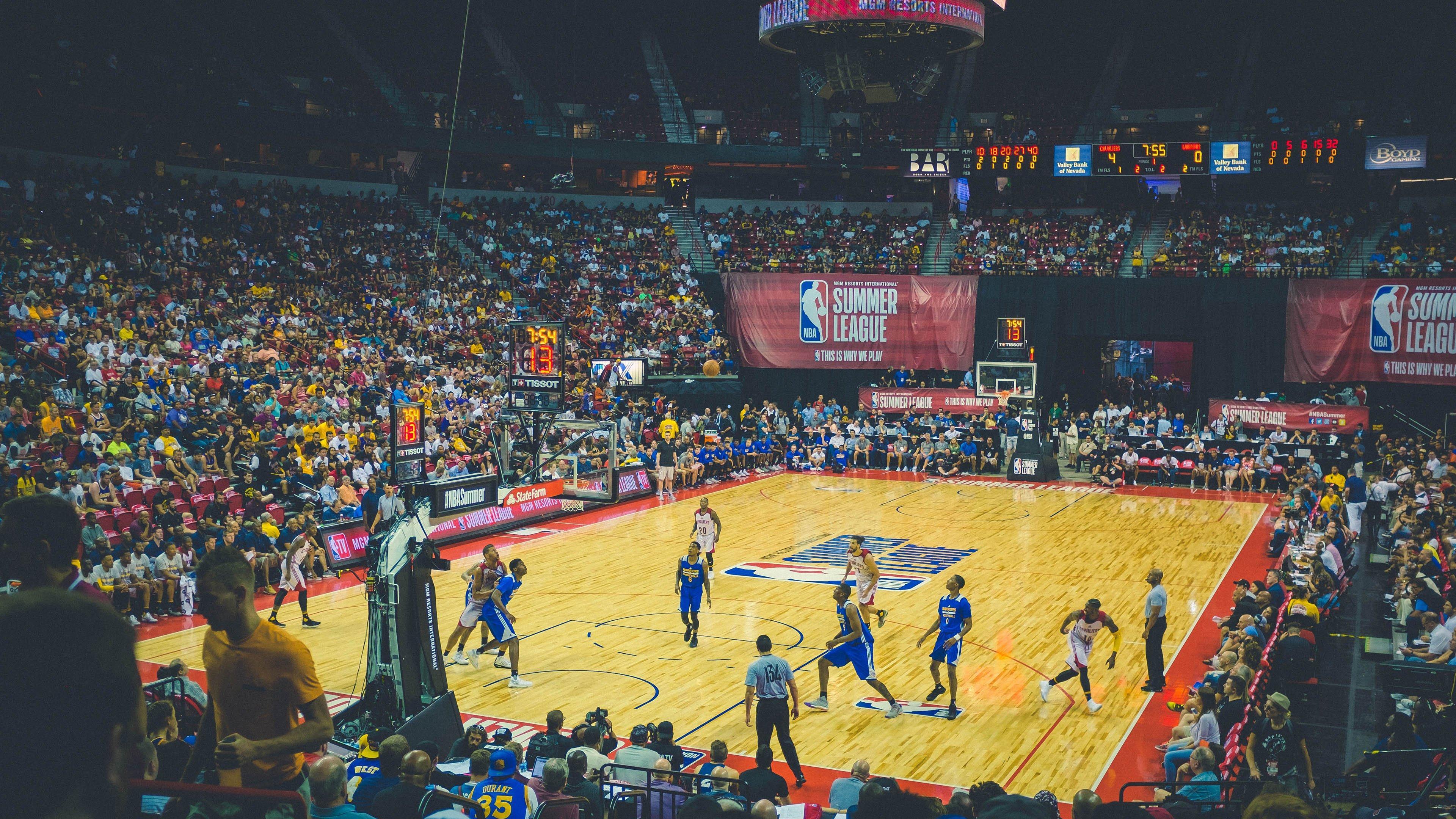 Shams曝料，东契奇奥运期间持续嘲讽施罗德，后者终至爆发