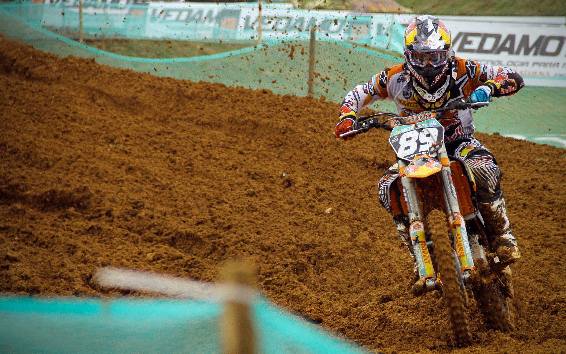 休想进球！加布里埃尔头槌封堵震撼英超，官方推特盛赞防守艺术